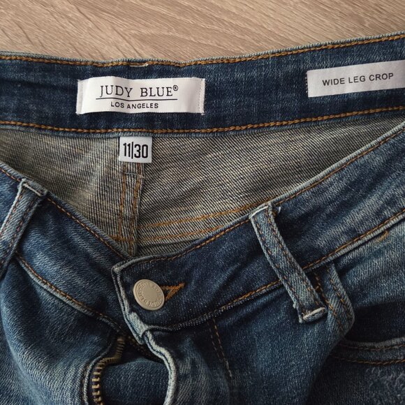 Jeans - Picture 1 of 6